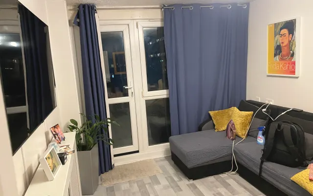 1 bedroom flat, just 20 minutes by bus from Soho(gay area)Very central