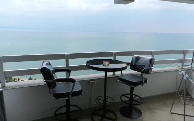 Studio im 21. Stock mit Blick auf das Meer