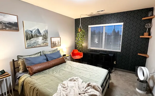 Lovely queen room