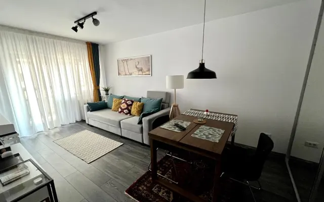 Room in Cozy Central Apartment
