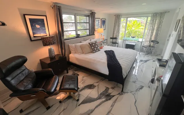 Paradise Gardens-Wilton Manors-Vêtements facultatifs
