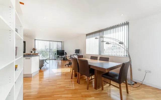 Quarto com casa de banho privativa na Penthouse em Canary Wharf