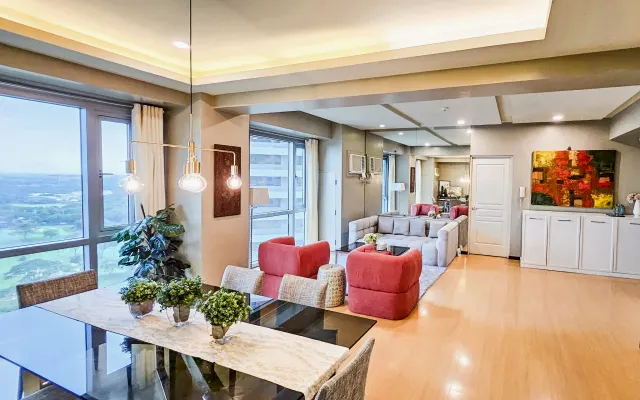 Santuário espaçoso com uma bela vista em BGC + Netflix
