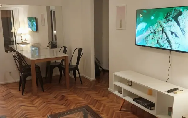 Bright and equipped top floor apartment