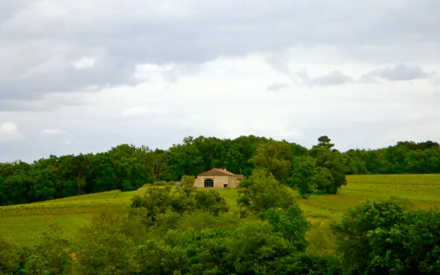 BARNHOUSE
bellissimo terreno di vacanza (2ha) con fienile in pietra...