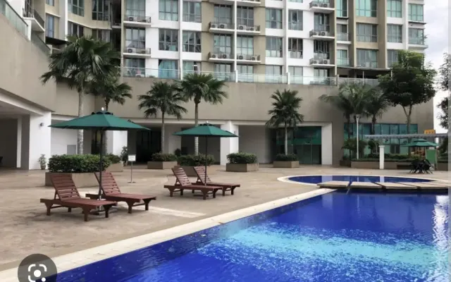 Accogliente camera in condivisione nel centro di Petaling Jaya