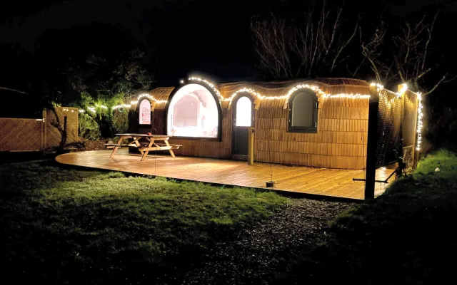 Cabaña Dreckly, con calefacción y baño, cocina y vistas al mar de...
