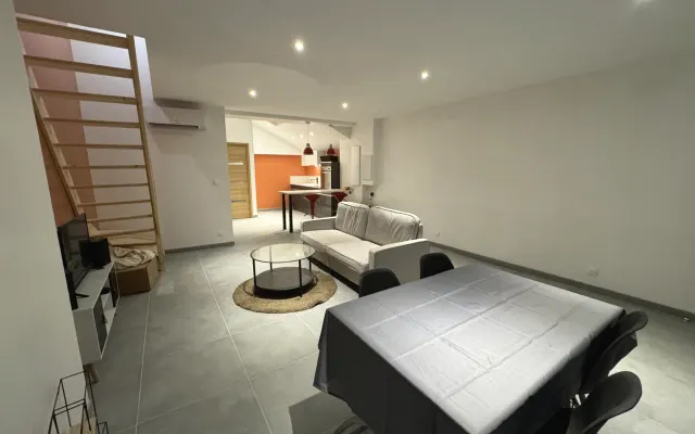 Toulouse house with terrace