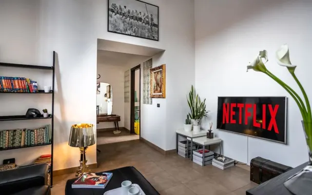 Design Loft Navigli-Romolo FREE Parking, NETFLIX and WiFi