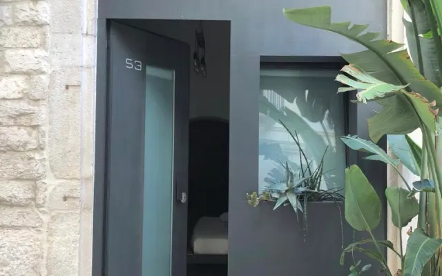 Locus Pendinelli Monstera; ¡filosofía de un b&b, detalles de un hotel!