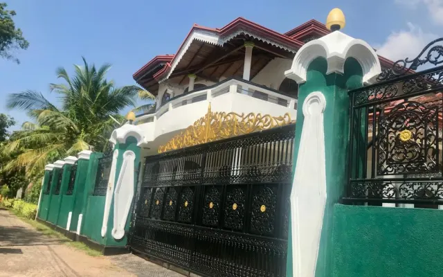 Kingz & Queenz - Luxuriöses Gästehaus in Negombo - The Happy Homestay