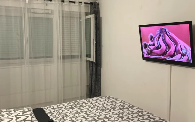 Cosy apartment facing Parc Montsouris. We look forward to welcoming you...