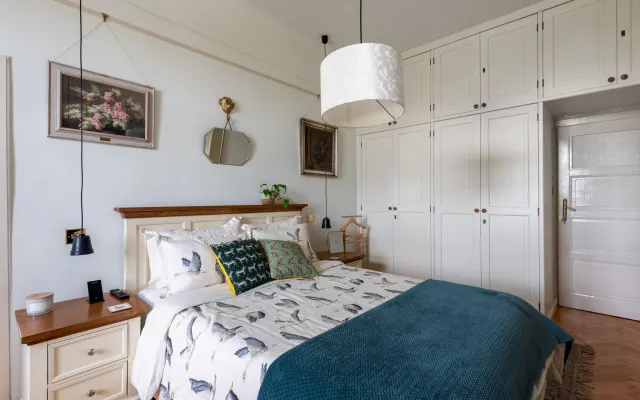 Premium en-suite bedroom designed by Victoria Design
