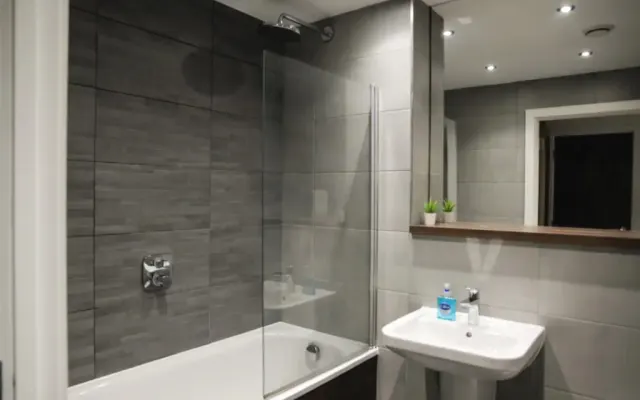 OnPoint - Spazioso appartamento con 2 camere da letto, centro città!