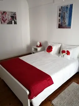 Doppelzimmer in einer kleinen Herberge im Stadtzentrum