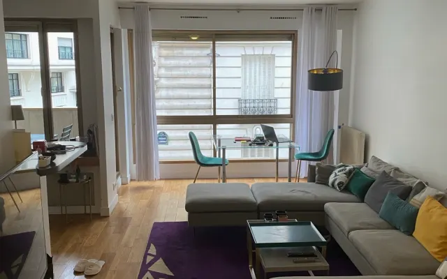 Beautiful apartment ideally located 10 minutes from the Eiffel Tower