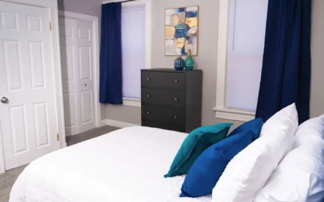 Ganzes modernes, gemütliches Townhome