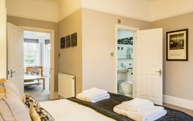 Apartment-Luxury-Ensuite with Shower-Garden View-Apartment 3