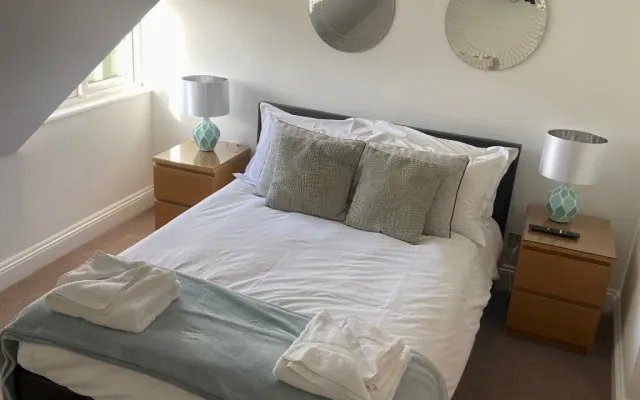 Apartment-Luxury-Ensuite with Shower-Garden View-Apartment 5