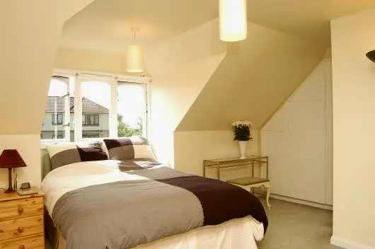 Delightful Wimbledon Penthouse MasterBedroom & EnSuite Showeroom