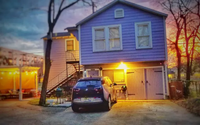 UT Moody Center Downtown Eco Pecan Tree House Free Wifi Parking Quiet