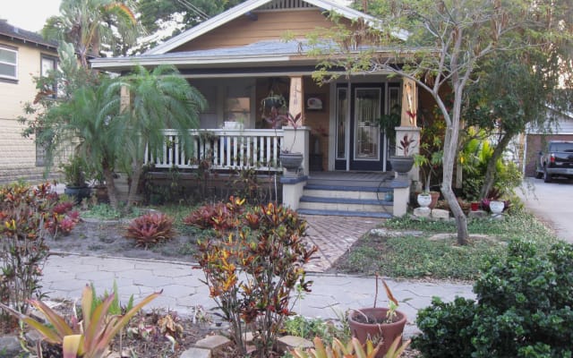 Charming Bungalow in Historic Kenwood, also nicknamed Gayborhood
