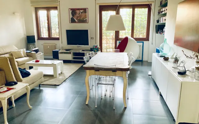 Zimmer in Haus mit Garten mit allen Annehmlichkeiten