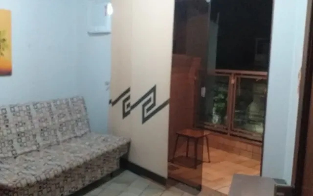 Hermosa casa con habitaciones muy confortables. Tiendas, mercado...