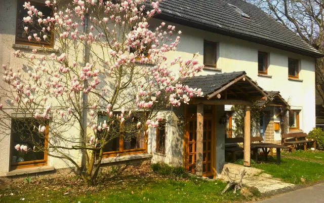 Una grande casa per un accogliente relax nel bosco