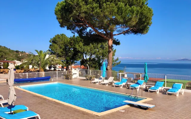 Apartment facing the sea in the heart of the Pevani estate - copy 01