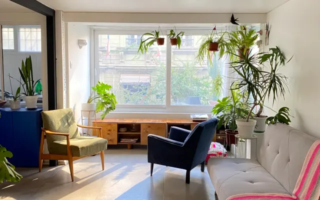 Schönes Zimmer in einer Wohnung im Zentrum von Santiago de Chile.