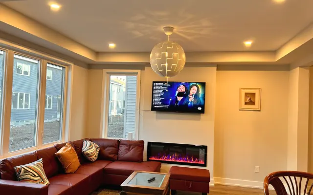 Cozy Room w/Smart Lock+Kitchen +WiFi & Parking in Ottawa#2