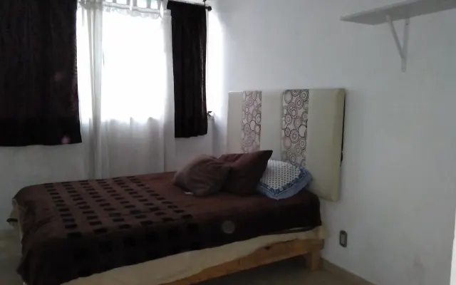 habitacion cómoda, con espacios compartidos muy céntrico