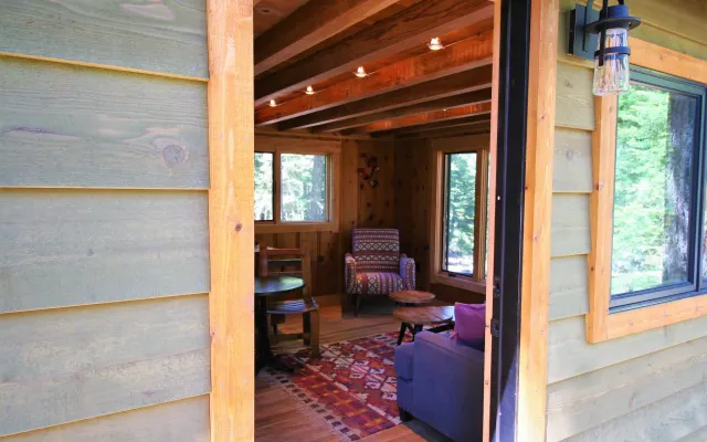 Le Chalet 300 : Cabane confortable sur la côte ouest de Tahoe