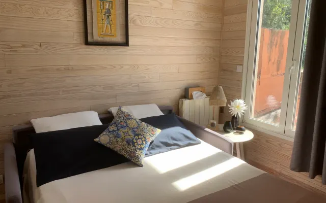 Chambre privée à côté de la mer