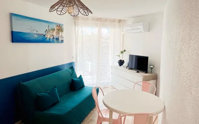 Logement climatisé à seulement 3 minutes à pied de la mer