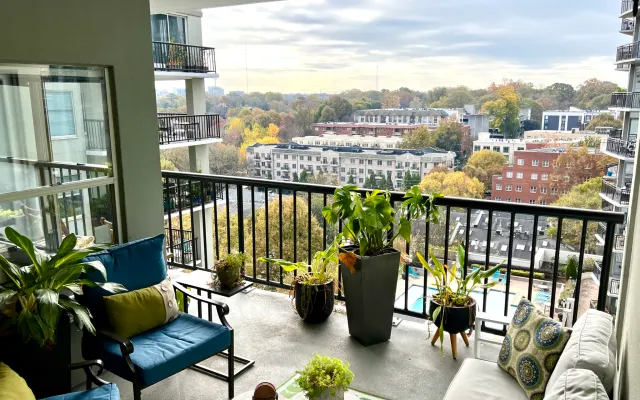 Great 1BR Rental within 2BR/2BA Corner Condo at Parc Vue, Midtown