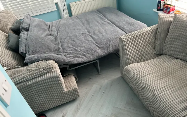 Sofabett im Wohnzimmer
