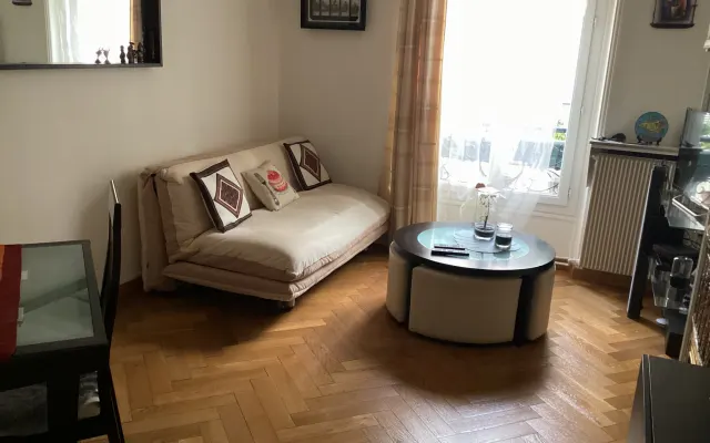 posizione ideale . Camera privata in alloggio condiviso