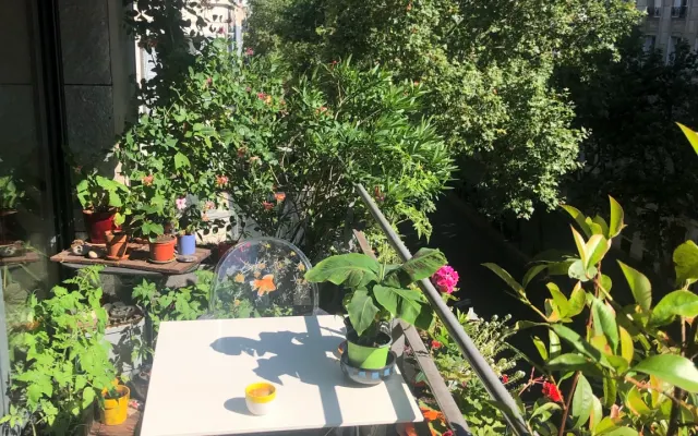 2 bdr Wohnung mit grüner Terrasse in bobo 11 beherbergt 5
