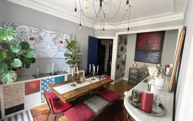 Bedroom in a beautiful Parisian apartment - PARIS