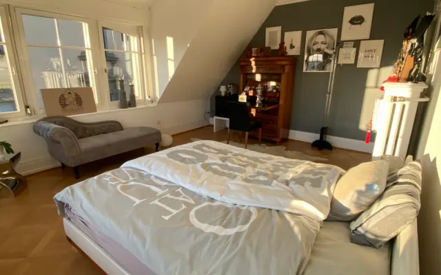 Quarto tranquilo com casa de banho privativa no coração do bairro...