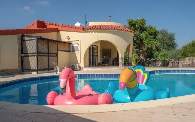 Villa Charisma