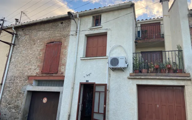 Pleasant house 2 km from the beach