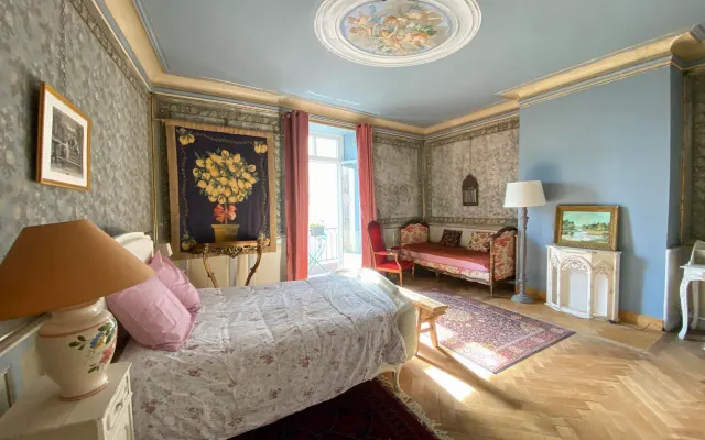 Splendida casa antica nel centro di Souillac