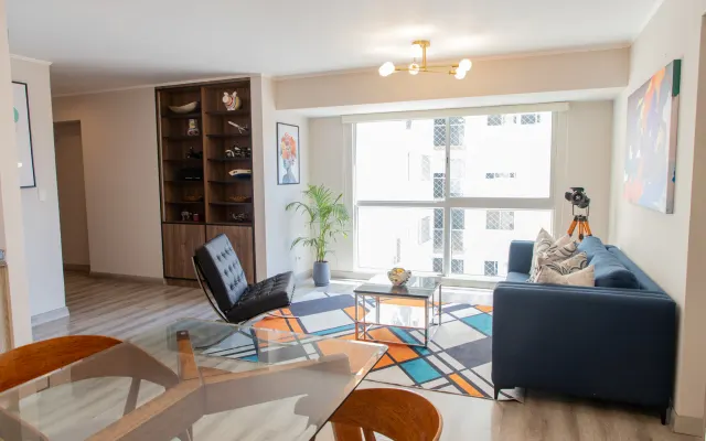 Luxus 2-BR Designer Apt - Schritte von Kennedy Park
