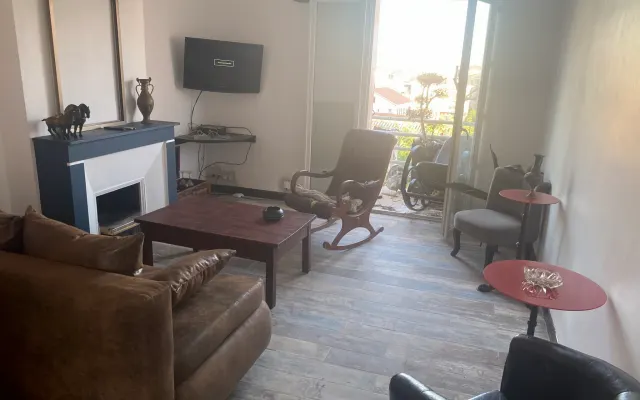 Cosy apartment in a quiet location 15 minutes' drive from the seafront