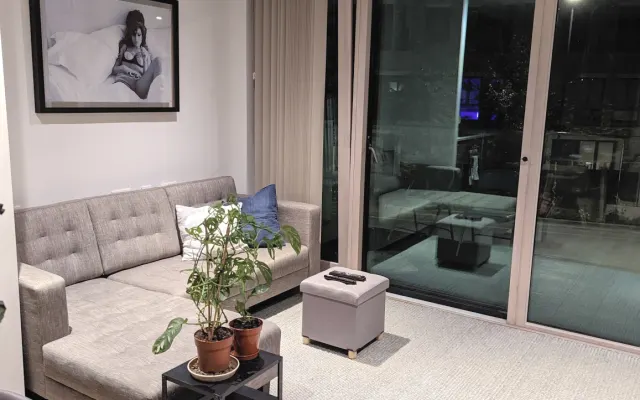 Modern 1 bedroom flat in Elephant & Castle with balcony
