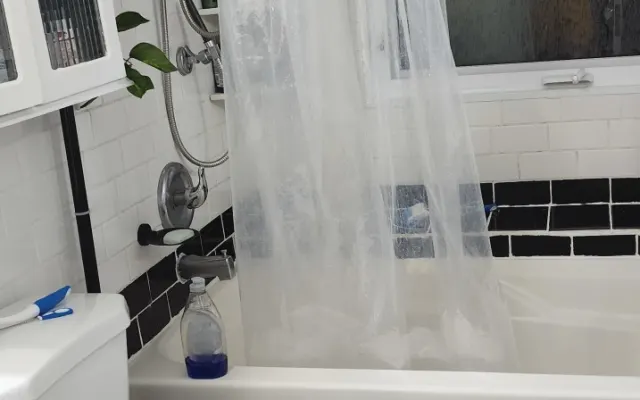 La casa è in centro bene e non lontano dalle cascate del...