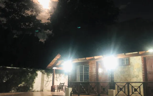 Hermosa cabaña en zona arqueológica
